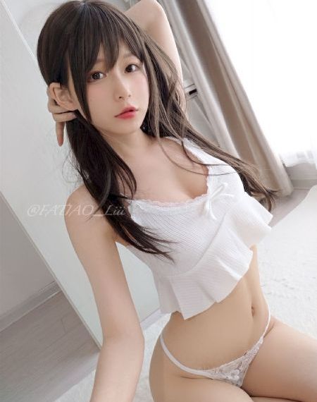 亚洲欧美制服丝袜中文_4K在线观看高清