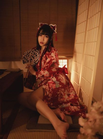 综合在线视频精品专区_720电影完整版